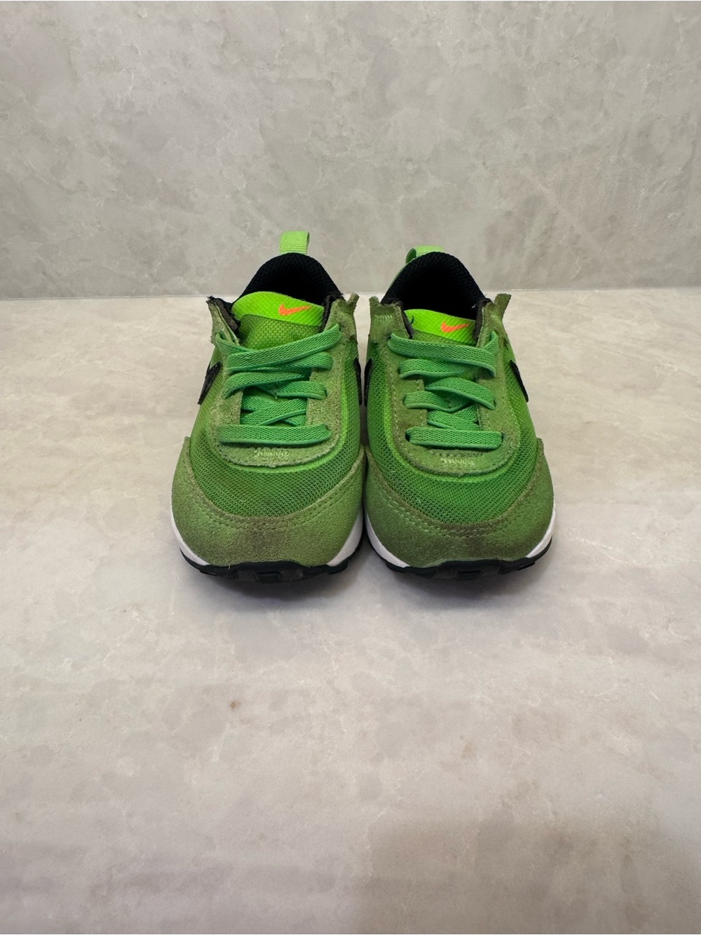 Nike Waffle One Electric Green Sneakers - Picture 2 of 4